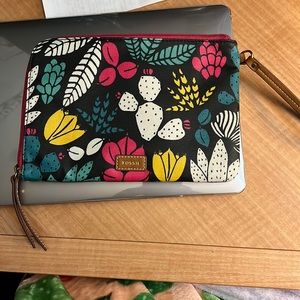 Fossil wristlet